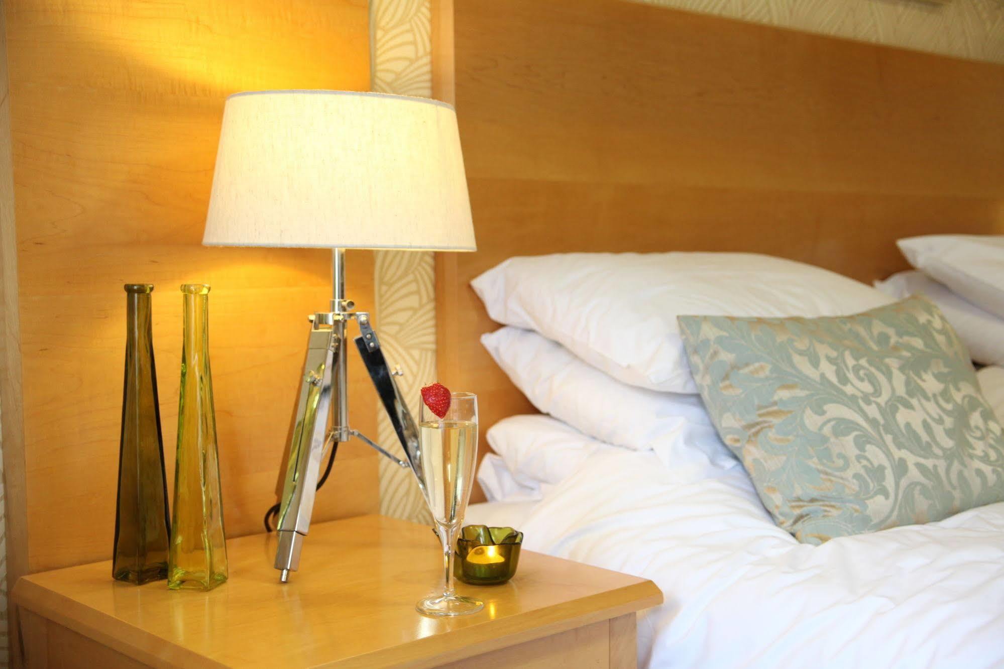 Stradey Park Hotel Llanelli Bagian luar foto